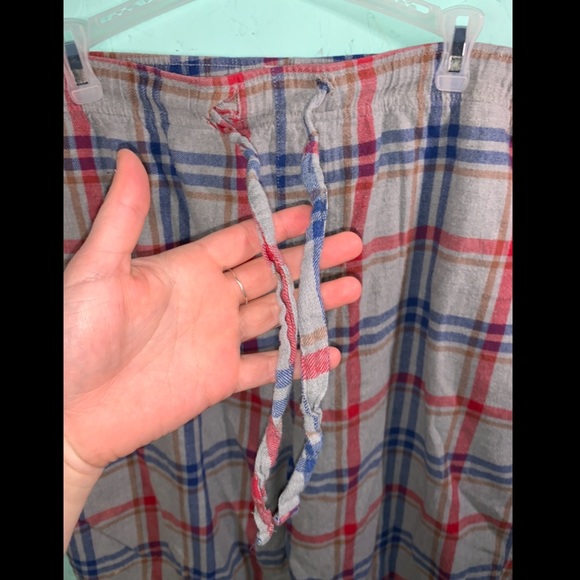 Old Navy Plaid Pajama Bottoms - Picture 6 of 9